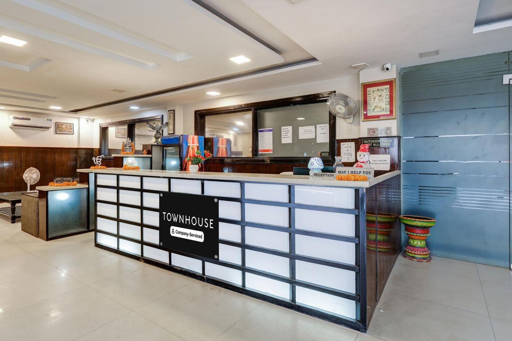 Hotel Super Townhouse Sector 38 Gurgaon Near Medanta Zewnętrze zdjęcie