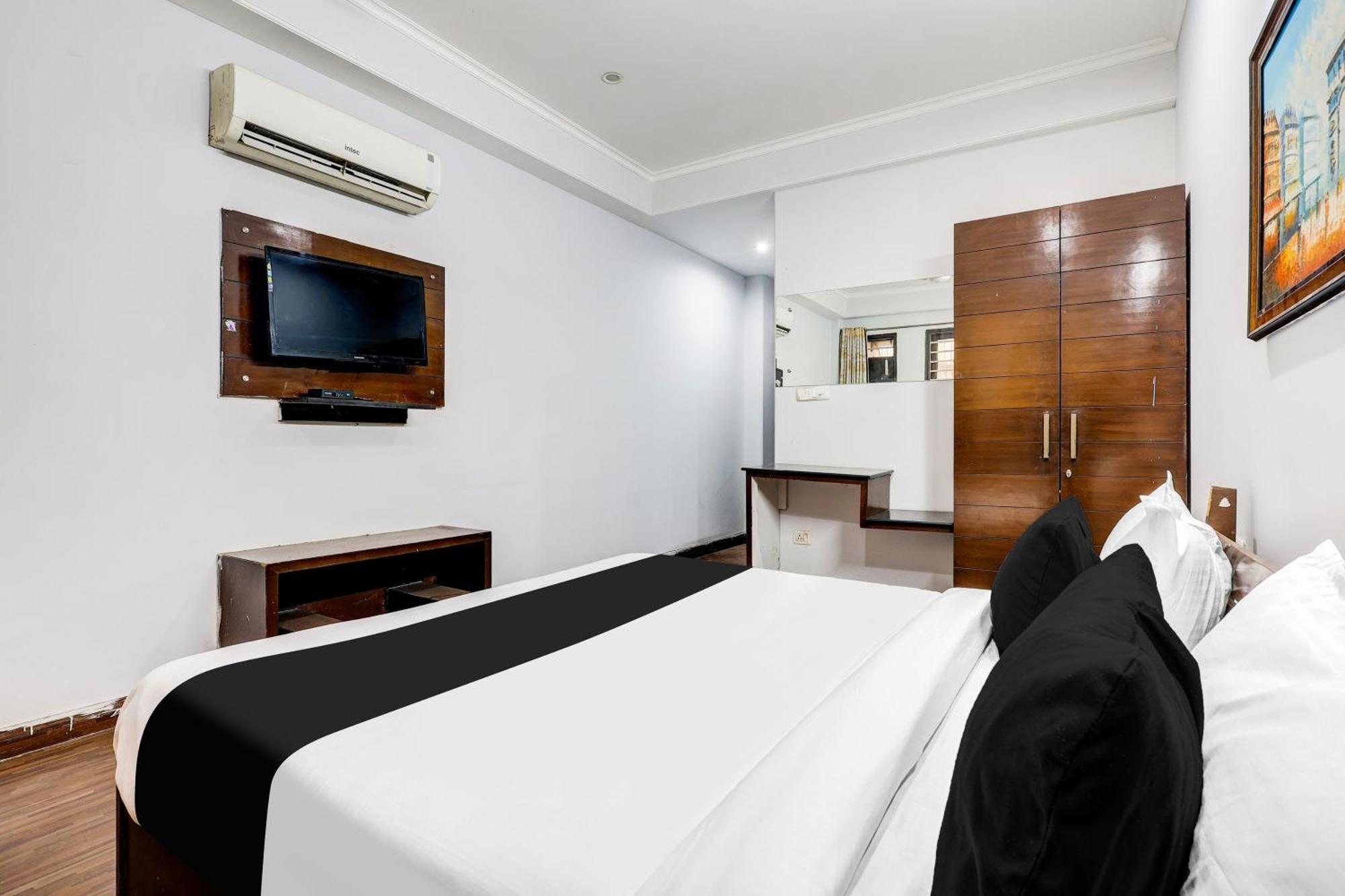 Hotel Super Townhouse Sector 38 Gurgaon Near Medanta Zewnętrze zdjęcie