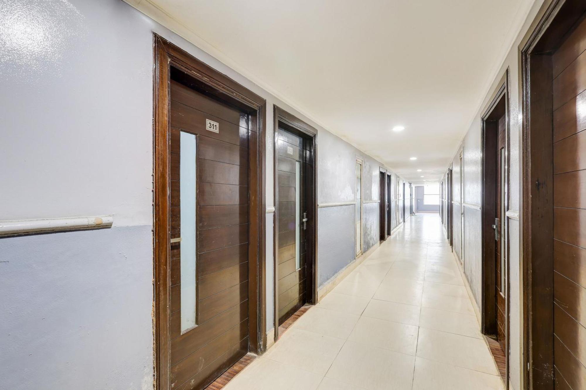 Hotel Super Townhouse Sector 38 Gurgaon Near Medanta Zewnętrze zdjęcie