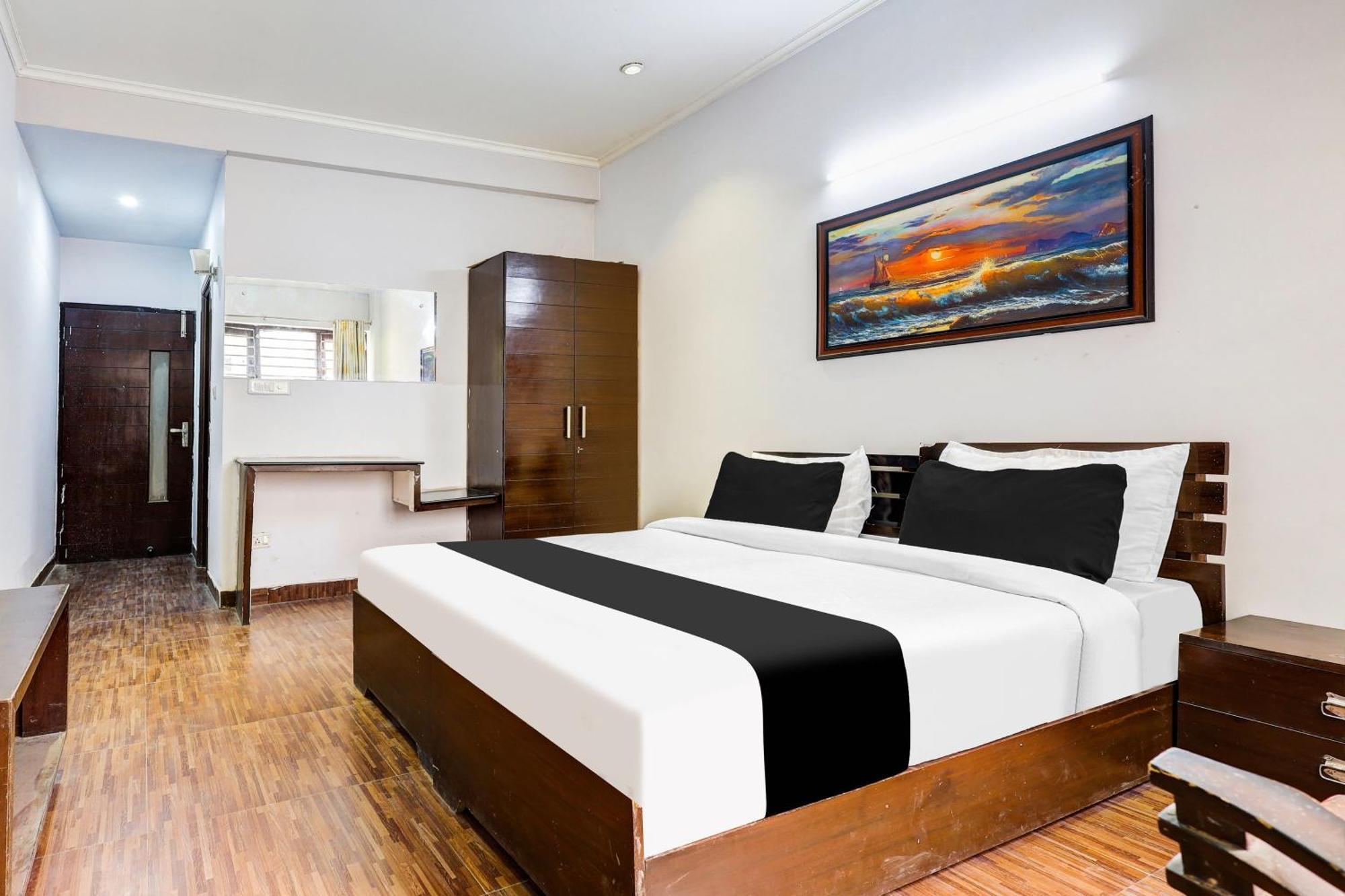 Hotel Super Townhouse Sector 38 Gurgaon Near Medanta Zewnętrze zdjęcie