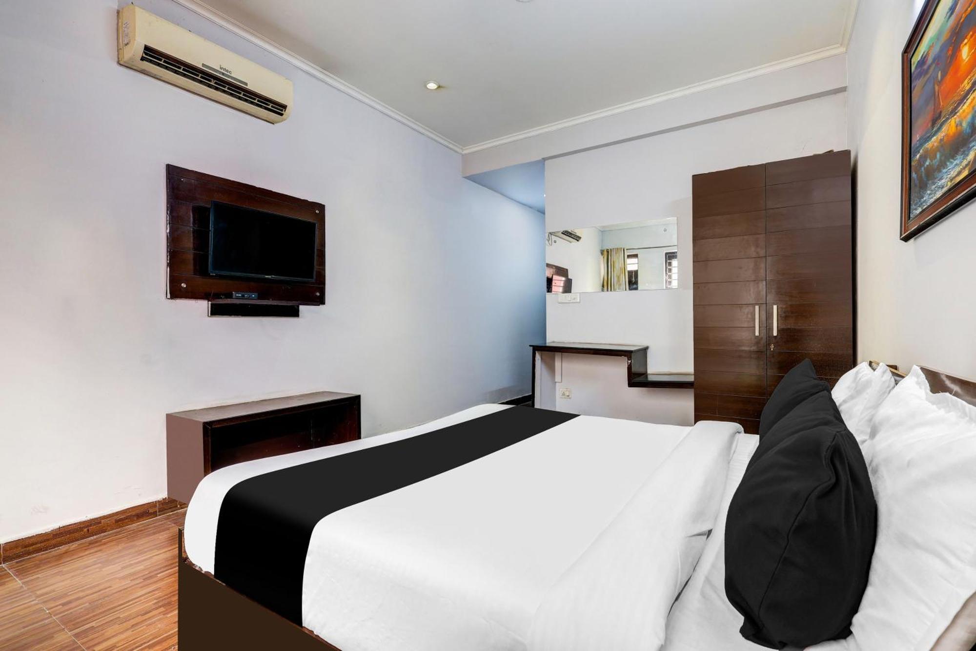 Hotel Super Townhouse Sector 38 Gurgaon Near Medanta Zewnętrze zdjęcie