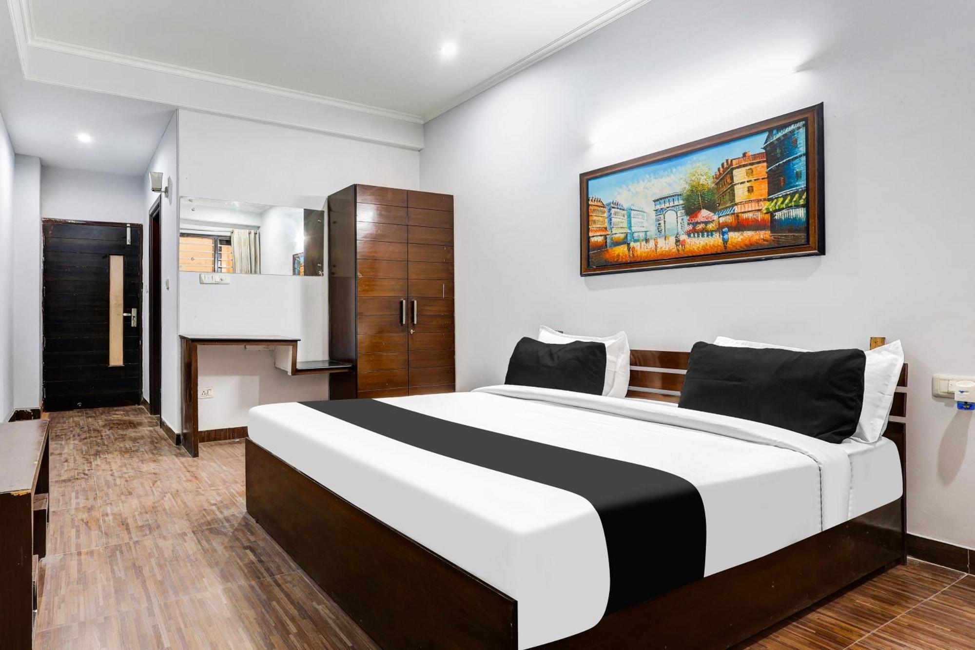 Hotel Super Townhouse Sector 38 Gurgaon Near Medanta Zewnętrze zdjęcie